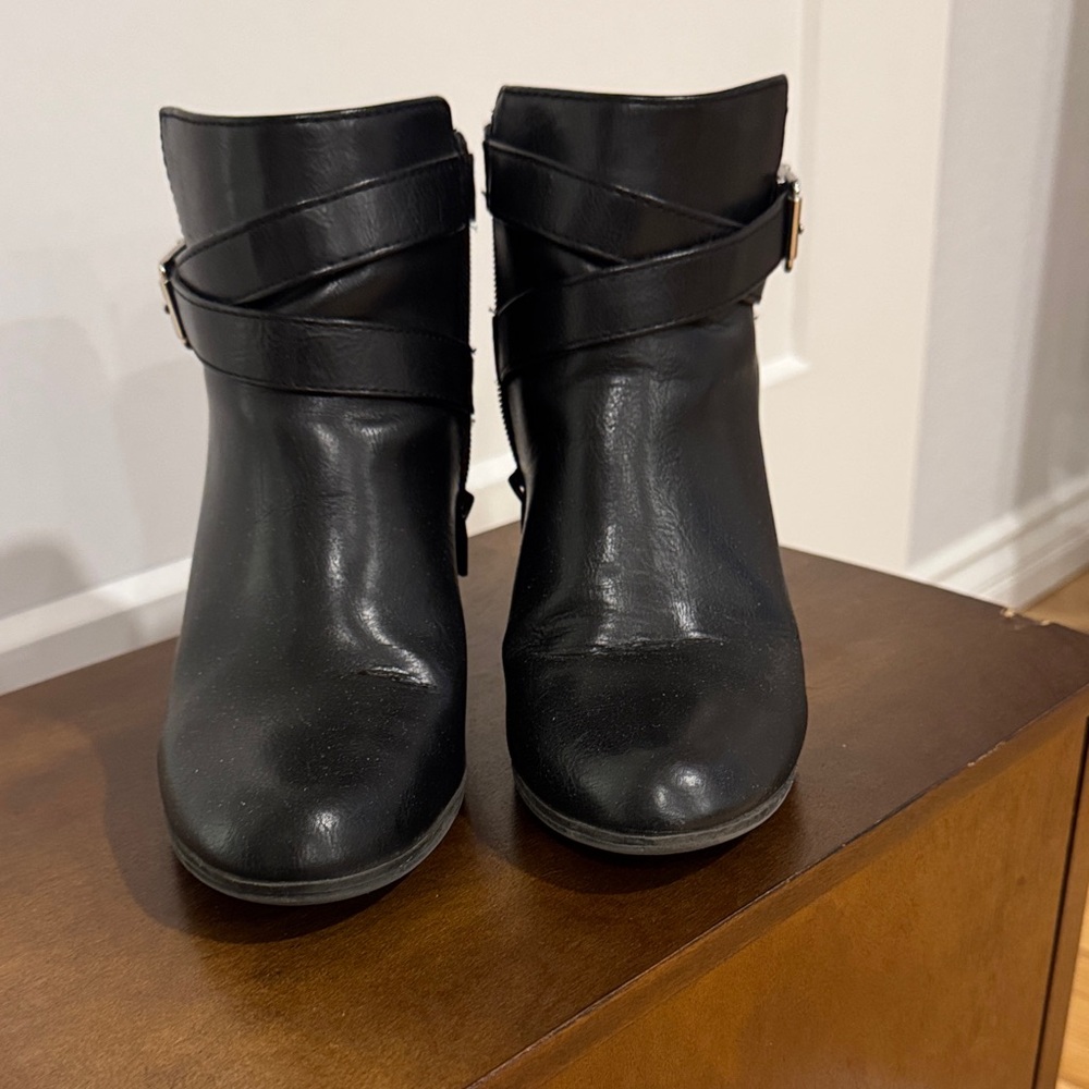 Ankle boot, 3” heel.